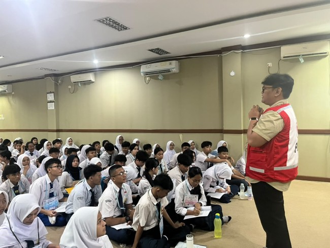 PMI Kota Jakarta Pusat Bekali Siswa Baru SMA Negeri 4 Jakarta dengan Edukasi Kesiapsiagaan Bencana