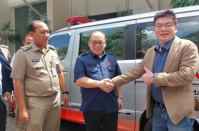 PMI JakBar Terima 2 Unit Ambulans dari PT. Sasa Inti