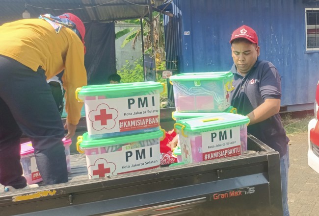 PMI Jaksel Distribusikan Bantuan Untuk Penyintas Kebakaran Pengadegan