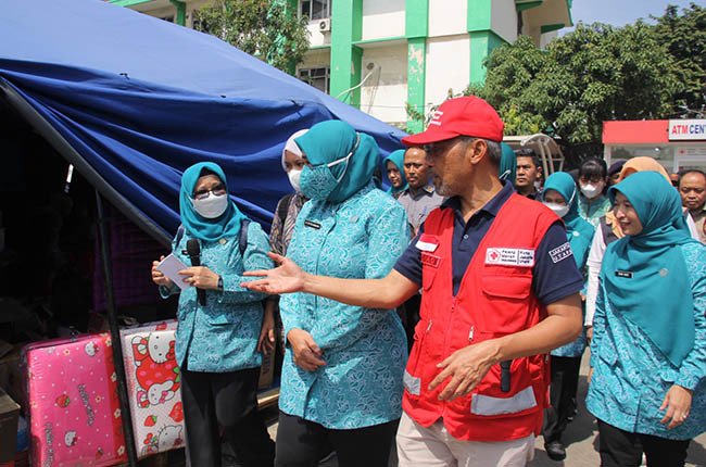 Ketua TP PKK Pusat Kunjungi Pengungsian di PMI Jakut