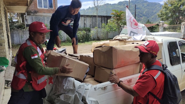 PMI Aceh Tengah Bersama PMI DKI Jakarta Salurkan Bantuan Perlengkapan Sekolah