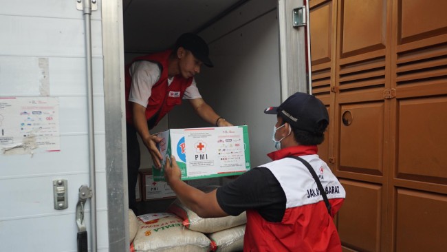Respons Cepat PMI Jakbar, Bantu korban kebakaran di Duri Utara